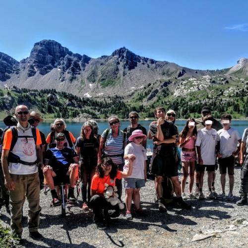 Sortie au lac d'Allos pour des personnes à mobilité réduite © Association Mercantour Écotourisme