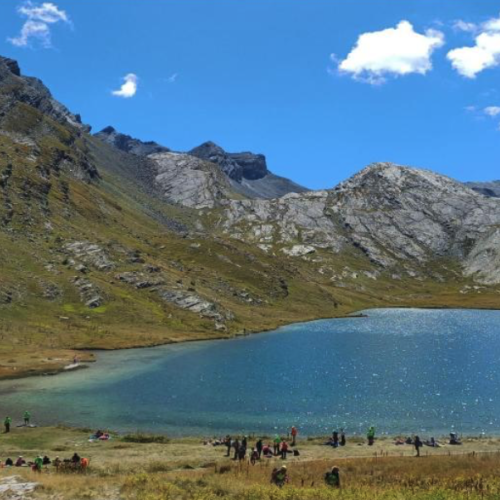 Fréquentation touristique au bord d'un lac © M. Lemaire / PnM