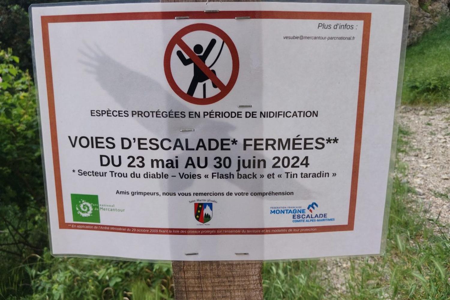 Panneau d'interdiction sur site © F. Chavagneux / PnM