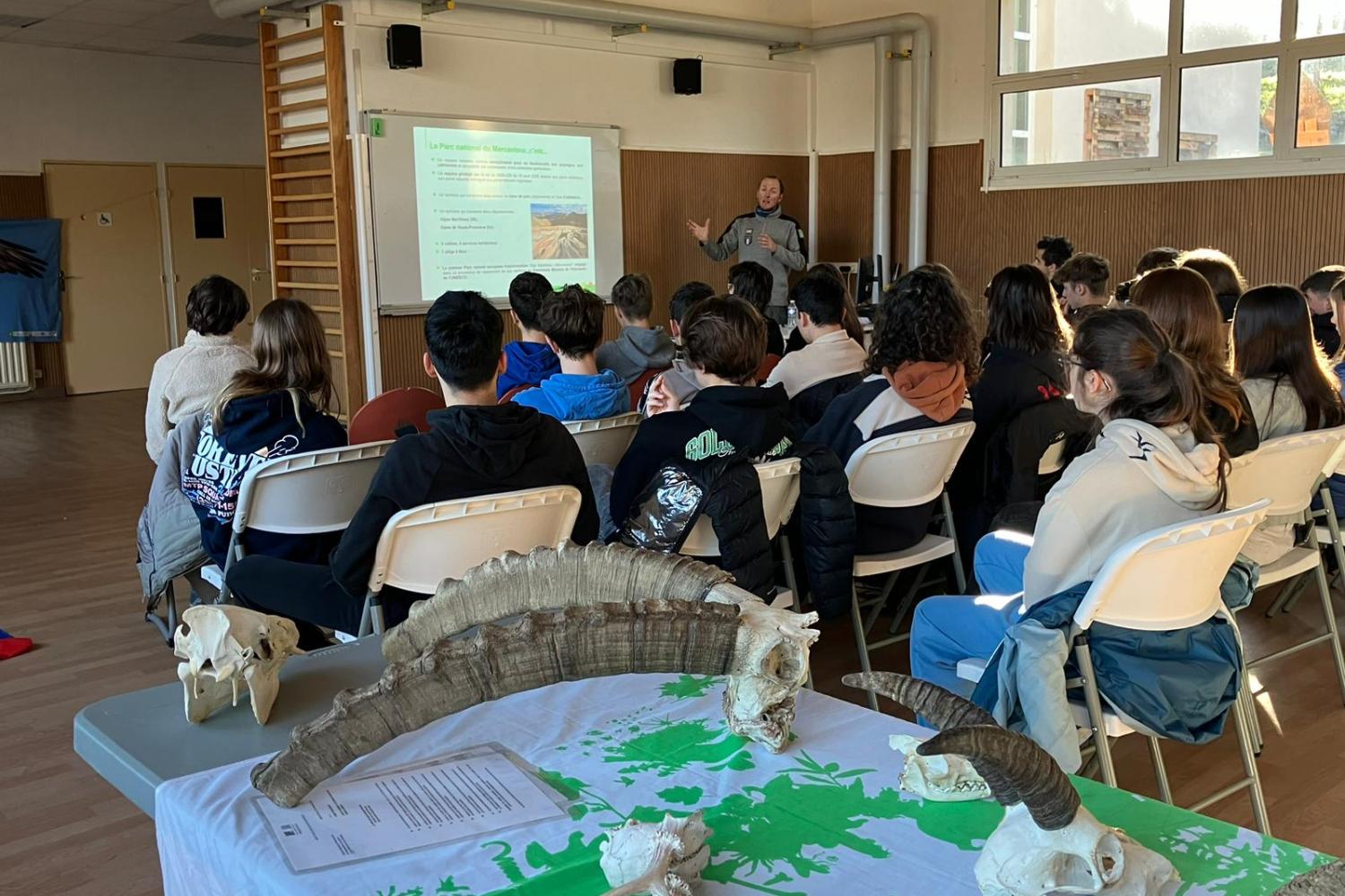 Présentation du Parc au élèves du lycée agricole de Carmejane © A. Bono