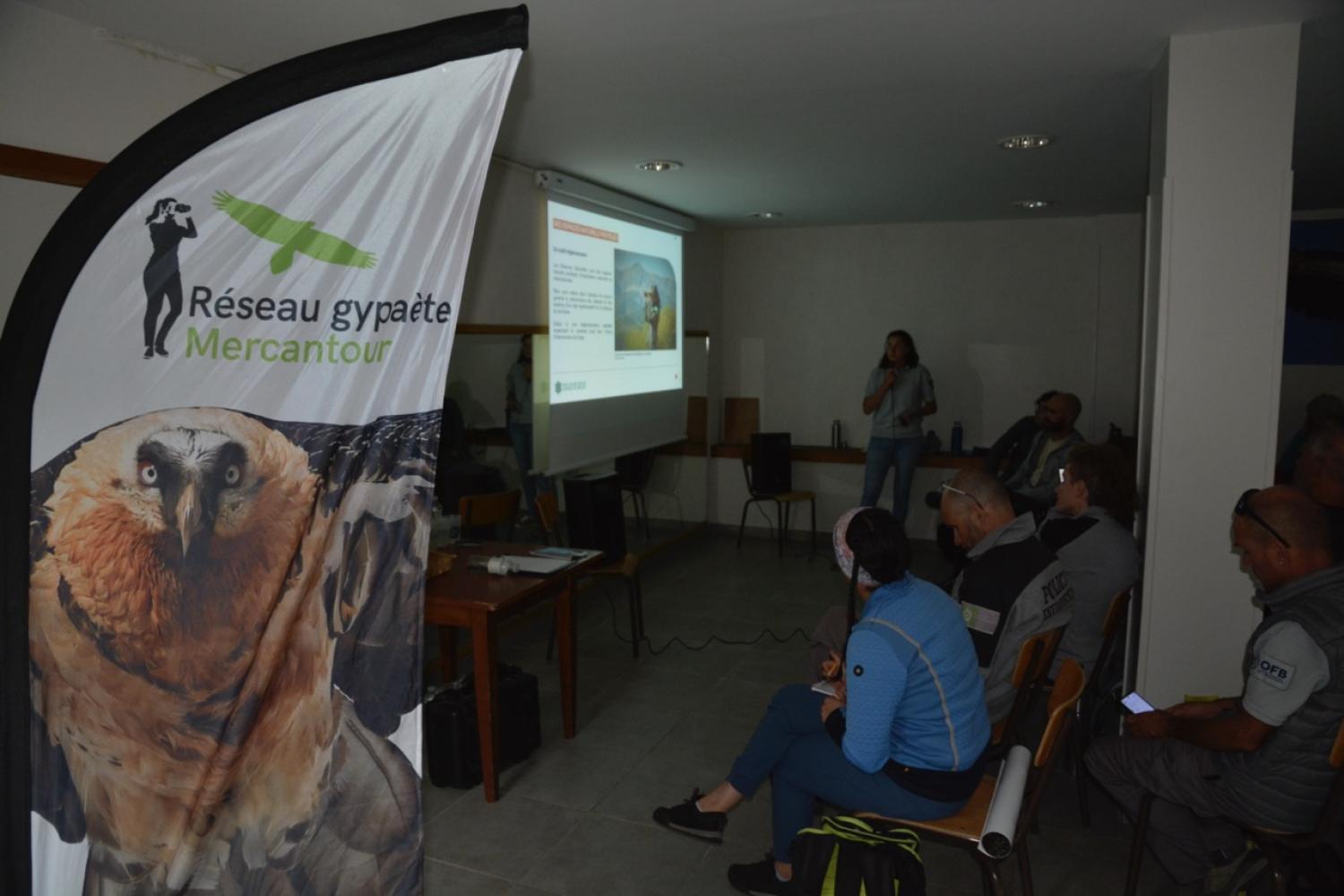 Le Réseau Gypaète Mercantour réuni à Entraunes © F. Breton / PnM