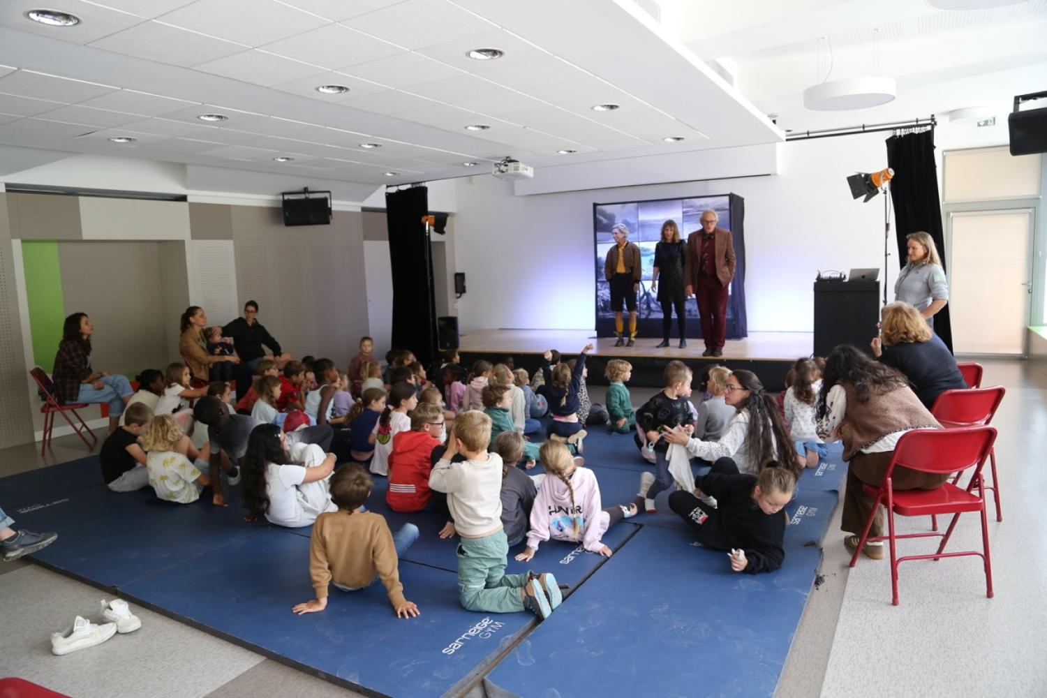 Théâtre dans la vallée de la Tinée © I. Lhommedet / PnM